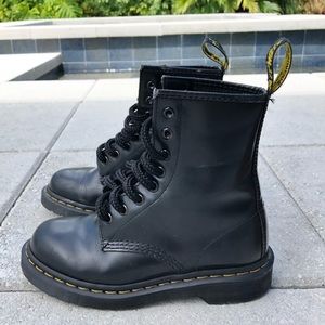 Original Doc Martens 1460 smooth boots black